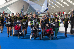 AVAPACE Corre en la meta del Maratón Valencia