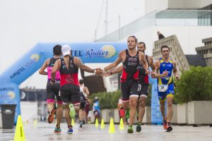 Deporte, esfuerzo, valores... así es el Valencia Triatlón