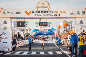 Valencia vuelve a disfrutar del Medio Maratón más rápido de 2015 y un elevado nivel participativo