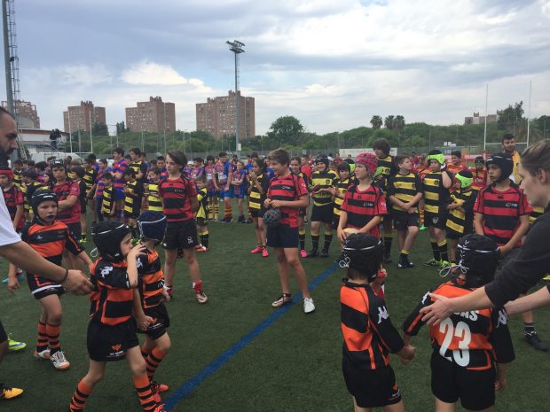 El rugby es un deporte completo para l@s menores