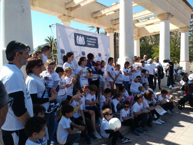 Los jardines del Palau de la Música han sido testigos de excepción de la marcha solidaria “Run For Parkinson”