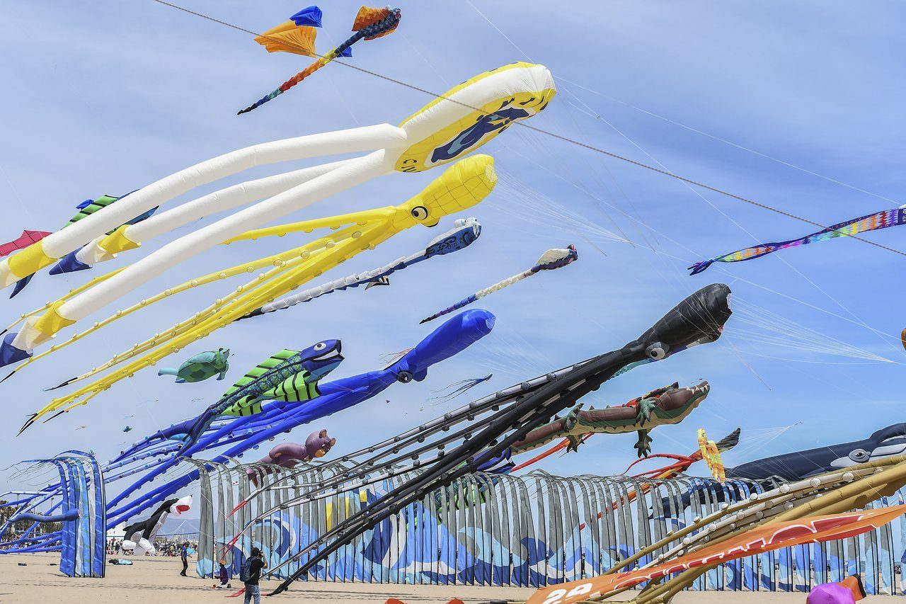 La playa del Cabanyal recupera el Festival de Cometas de València, que se celebrará el próximo 10 de abril