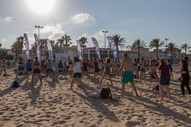 Activitats gratuïtes a la platja per a tots els públics