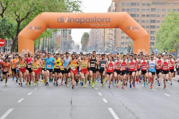 Más de 5 000 corredores cruzan la meta en la Carrera José Antonio Redolat
