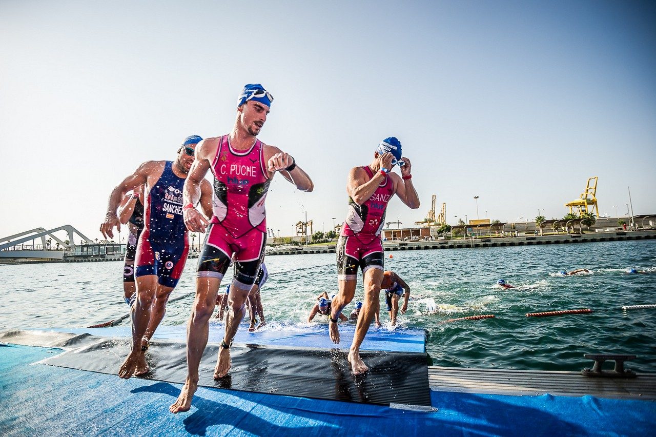 L'activitat esportiva torna a La Marina de València després de l'estiu amb esdeveniments de gran nivell internacional com la Copa del Món de Triatló