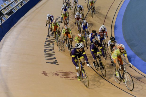 El Velódromo Lluis Puig reúne a los mejores ciclistas en pista de España