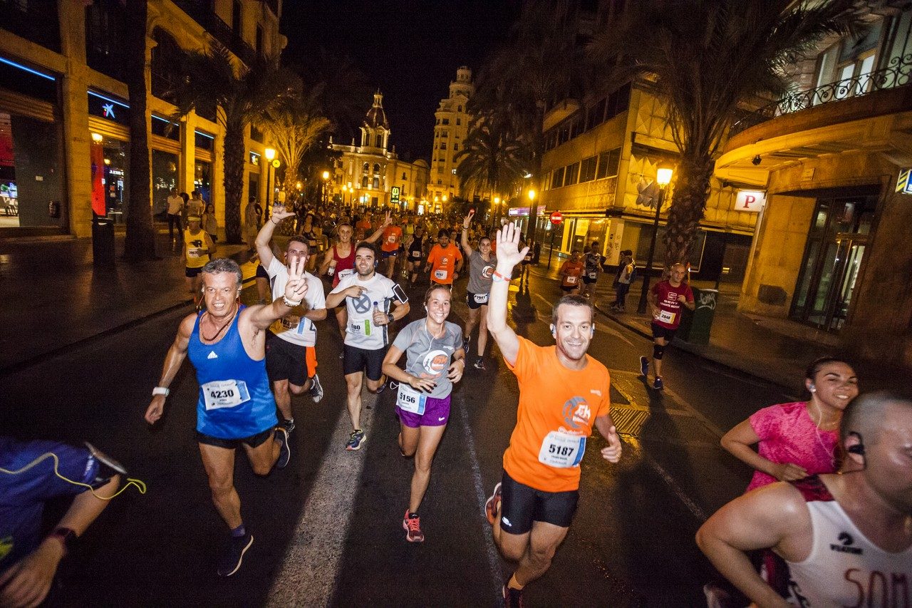 València correrá a la luz de la luna con la 15K Nocturna FibraValencia