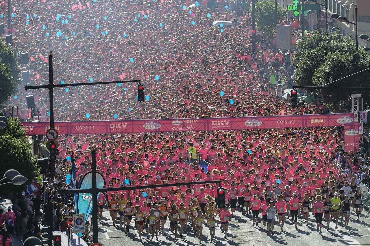 La Carrera de la Mujer de Valencia celebra el 8-M con sus acciones socio-solidarias