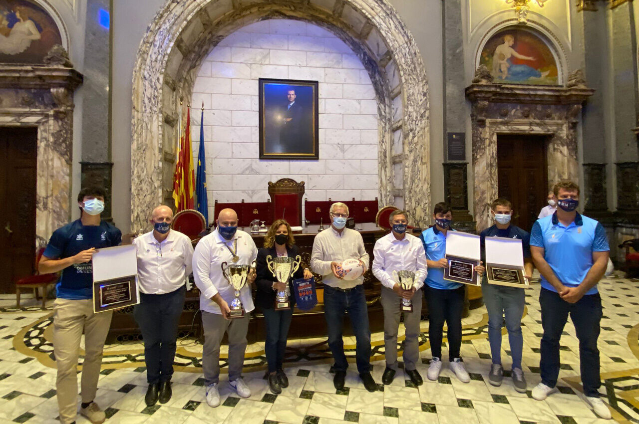 El Ayuntamiento de València recibe las selecciones valencianas sub 14, sub 16 y sub 18 de rugby.