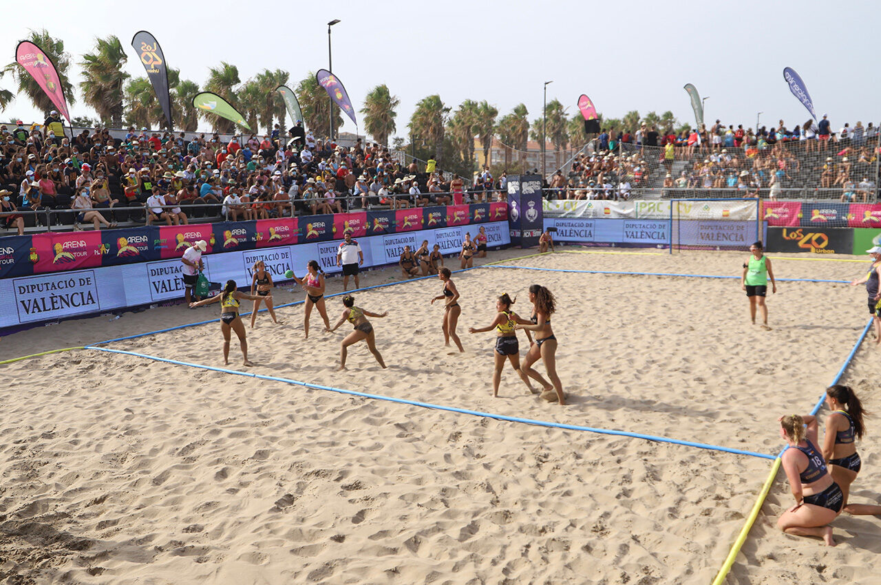 La Platja de la Malva-rosa ha acollit aquest cap de setmana el Cam-pionat d'Espanya d'Handbol Platja