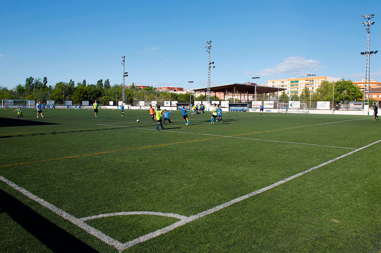 La Fundación Deportiva Municipal instalará nueva iluminación en el campo de fútbol de San Marcelino