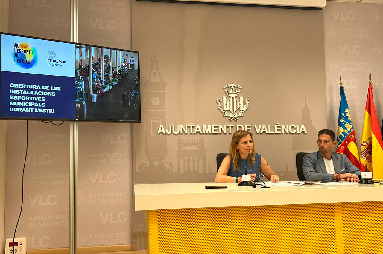 La Fundació Esportiva Municipal presenta ‘Viu l’estiu, viu l’esport’, el pla de temporada d'estiu 2022