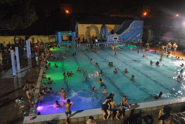 Las aperturas nocturnas de Parc de l’Oest continúan con la Noche Hawaina