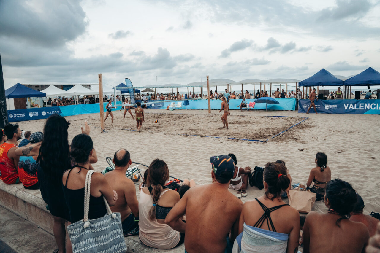 El pasado fin de semana se celebró la XII edición del Open La Malva, organizado por el club de vóley playa BeachBol Valencia, en la que participaron más de 300 jugadores.