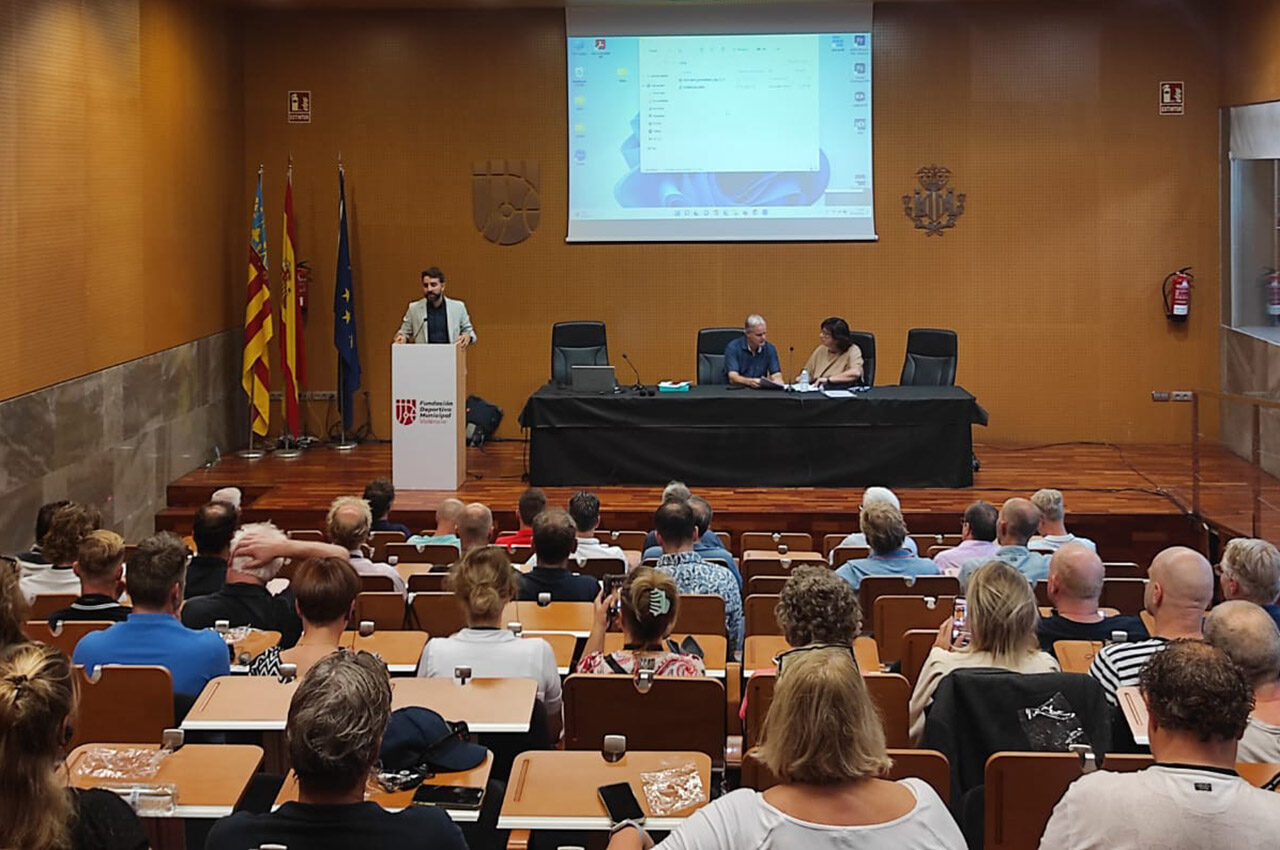 Una delegación de 40 neerlandeses visita València en un HUB para conocer las instalaciones y el modelo de gestión deportiva 