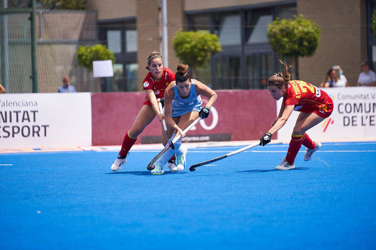 La Selecció espanyola femenina d'Hoquei es concentrarà en tres ocasions en el Poliesportiu Verge del Carme-Beteró de cara a aquest torneig internacional