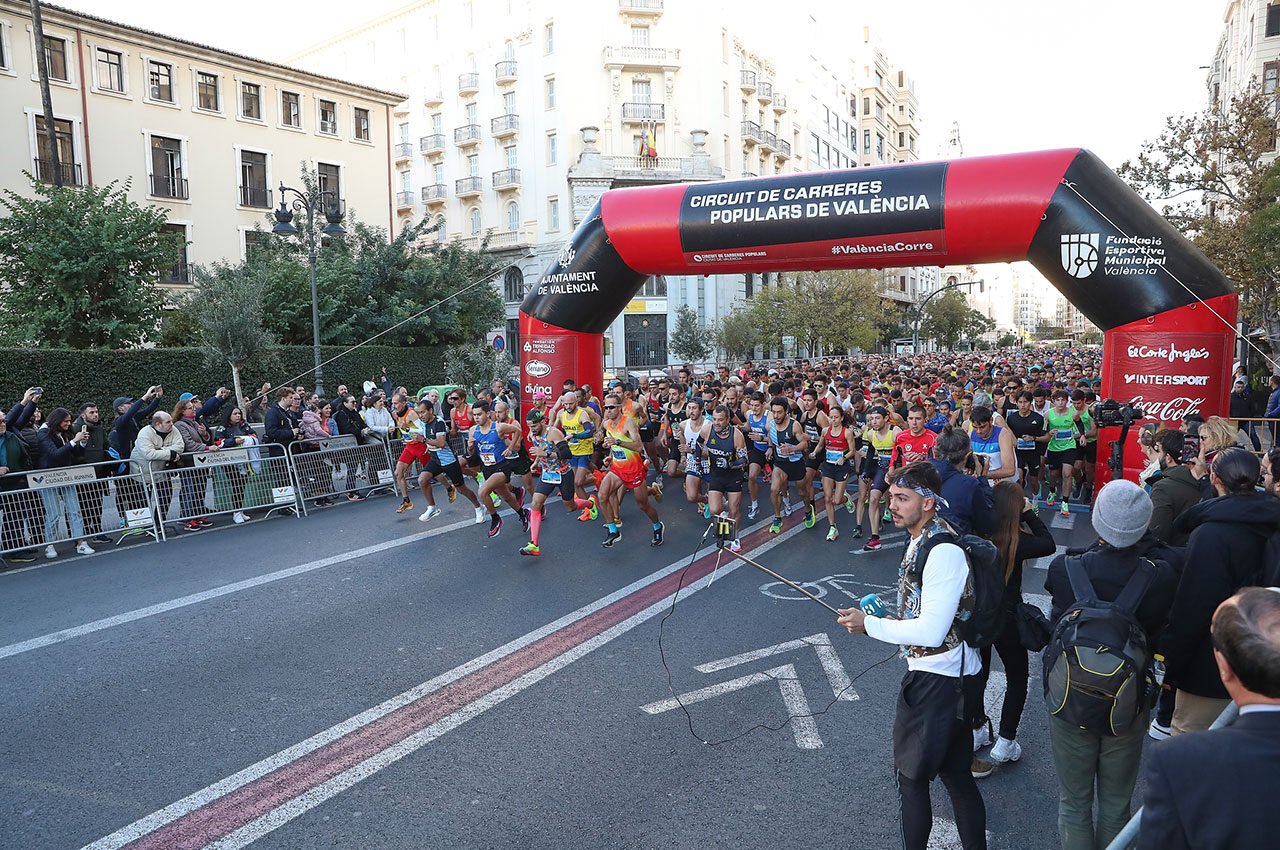 La 12ª Volta a Peu de les Falles tanca el Circuit de Carreres Populars de València 2022 amb més de 3.000 corredors
