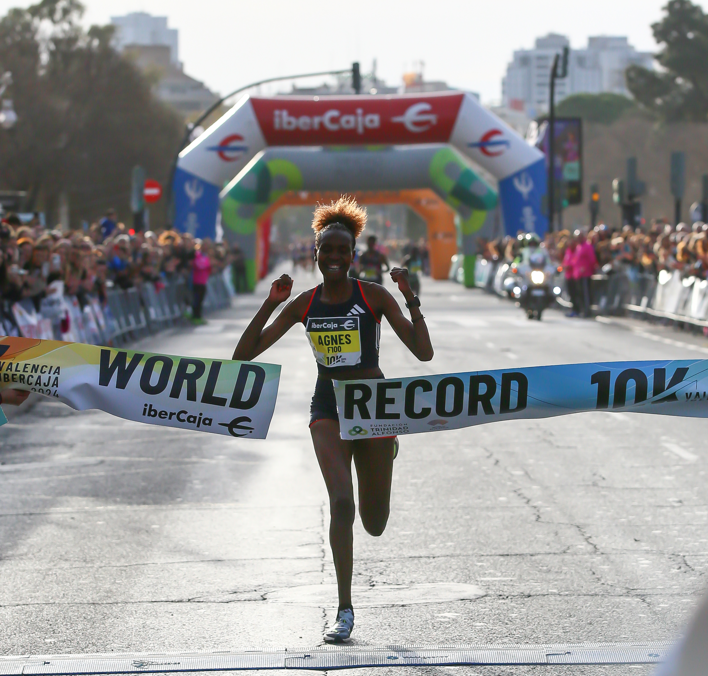 L'atleta keniana Agnes Jebet aconsegueix la millor marca del Món de 10K femení (28:46) en la 16a edició de la 10K València Ibercaja.