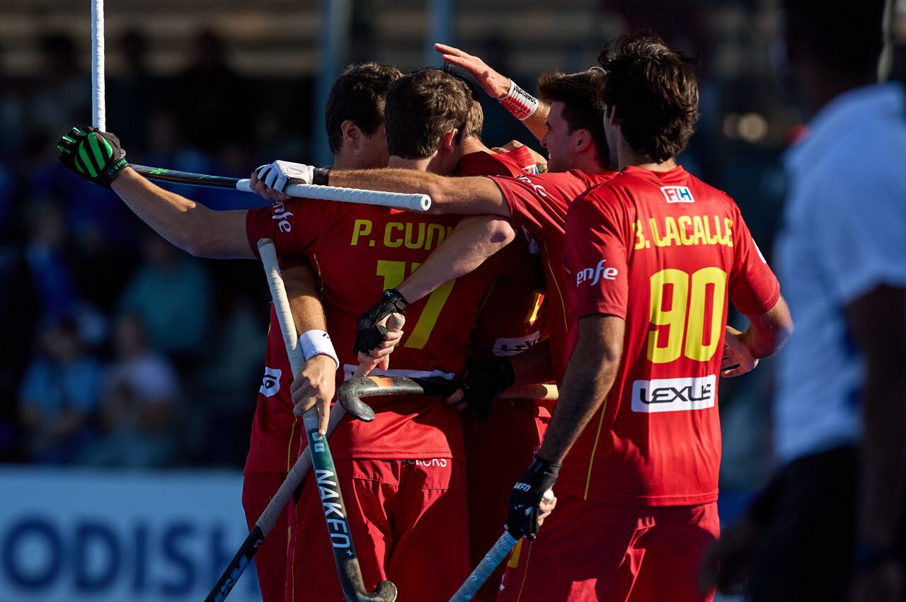 Más de 2 000 personas vibraron con la clasificación de la selección masculina de hockey a las semifinales del Preolímpico con una victoria ante Egipto (8-1) en el Polideportivo Verge del Carme – Beteró