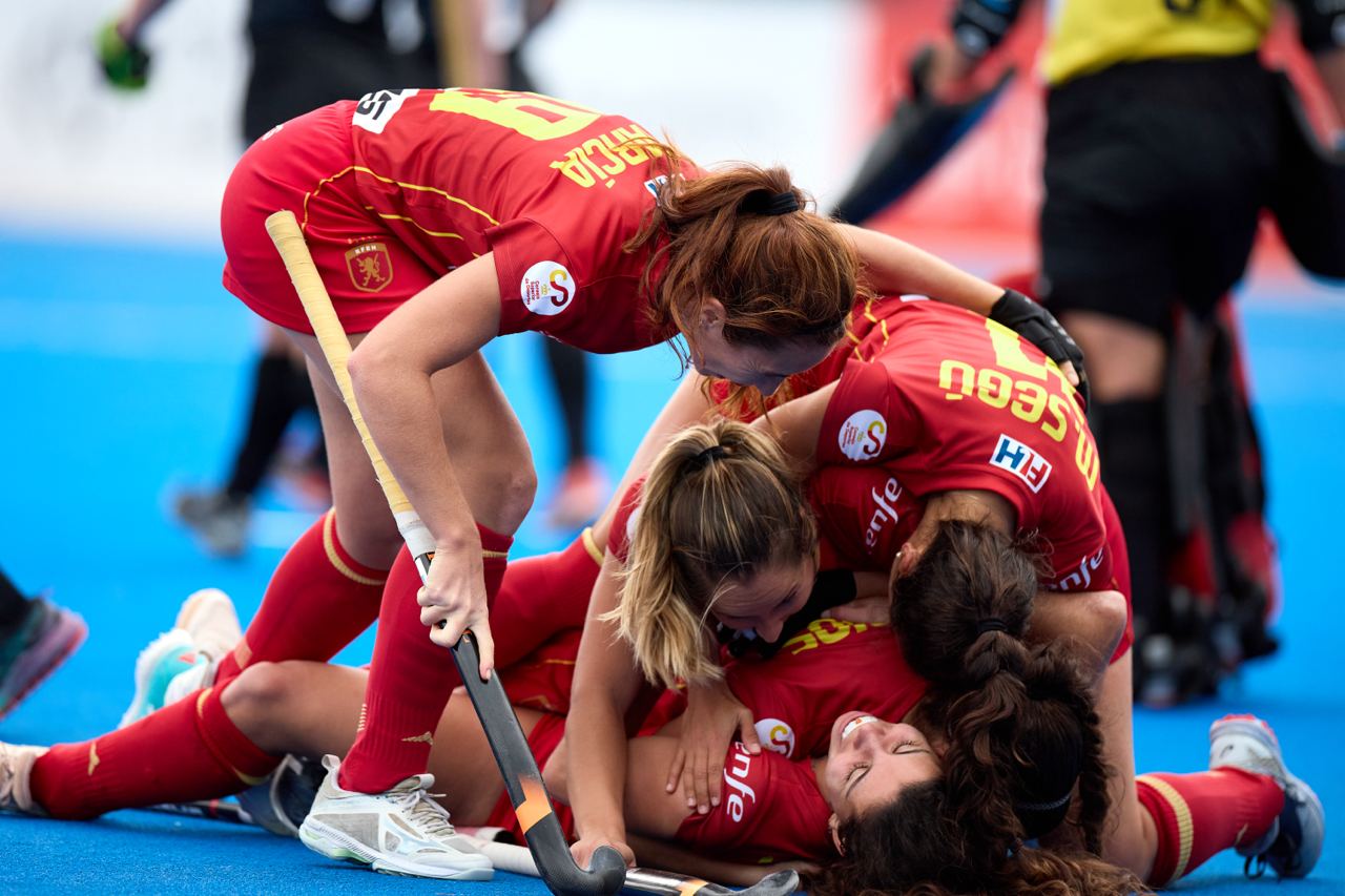 Valencia acerca a las RedSticks a los Juegos Olímpicos.