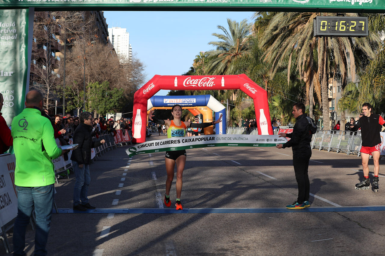 Maria Ureña ha sigut la guanyadora en la categoria femenina, en el primer traçat homologat de la 19ª del Circuit de Carreres Caixa Popular Ciutat de València