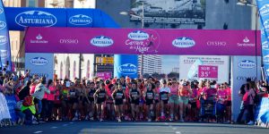 La Carrera de la Mujer llena de rosa las calles de Valencia con cerca de 8.000 participantes