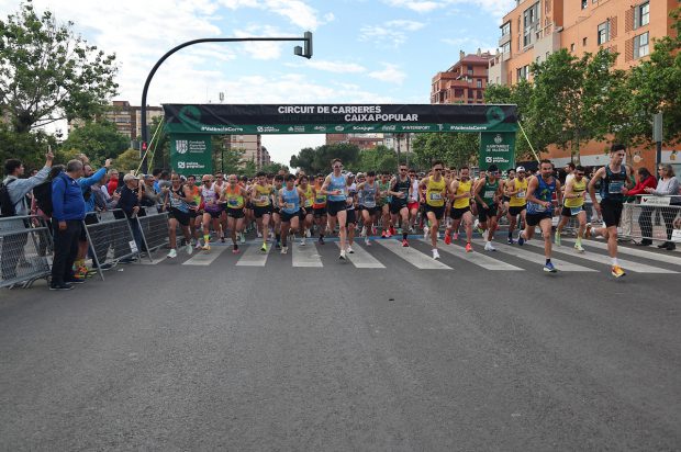 La Fundación Deportiva Municipal ha sorteado estas plazas para el próximo curso entre los 846 corredores que finalizaron las 8 pruebas del XX Circuit de Carreres Populars Caixa Popular Ciutat de Valencia