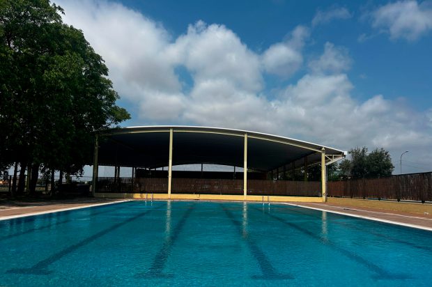 El Ayuntamiento de València abre la piscina de Castellar-Oliveral tras una inversión de más de medio millón de euros tras la DANA. Foto tomada el día 09-07-2025