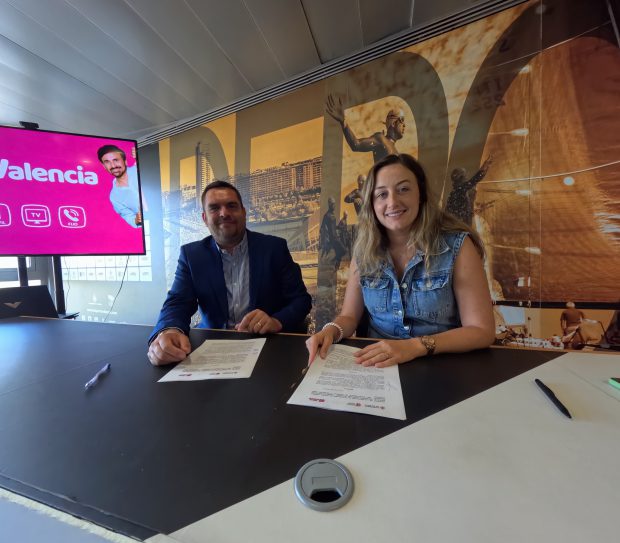 FDM València i FibraValencia firmen un conveni per a dotar de wifi gratuït a instal·lacions esportives municipals