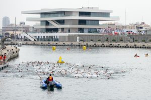 Natación en La Marina.