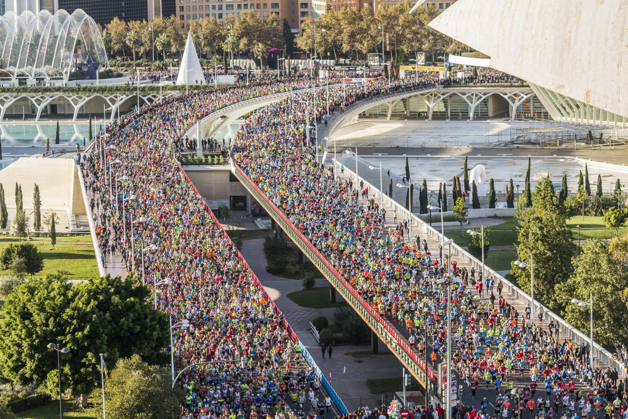 Valencia disfruta en la calle de un Maratón que finalizan 11.523
