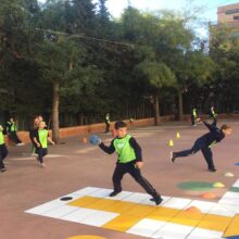 Esports al Barri. Activitats esportives per a xiquetes i xiquets en el barri de Patraix Esports al Barri. Activitats esportives per a xiquetes i xiquets en el barri de Patraix